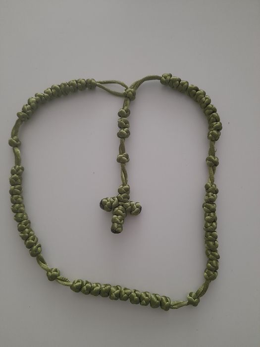 Różaniec z nici satynowej