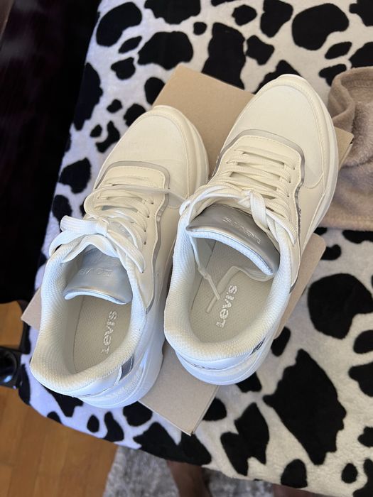 Tenis Branco da Levis