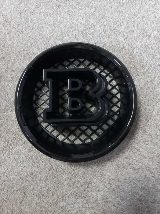 Czarny emblemat BRABUS do grilla, okrągły znaczek