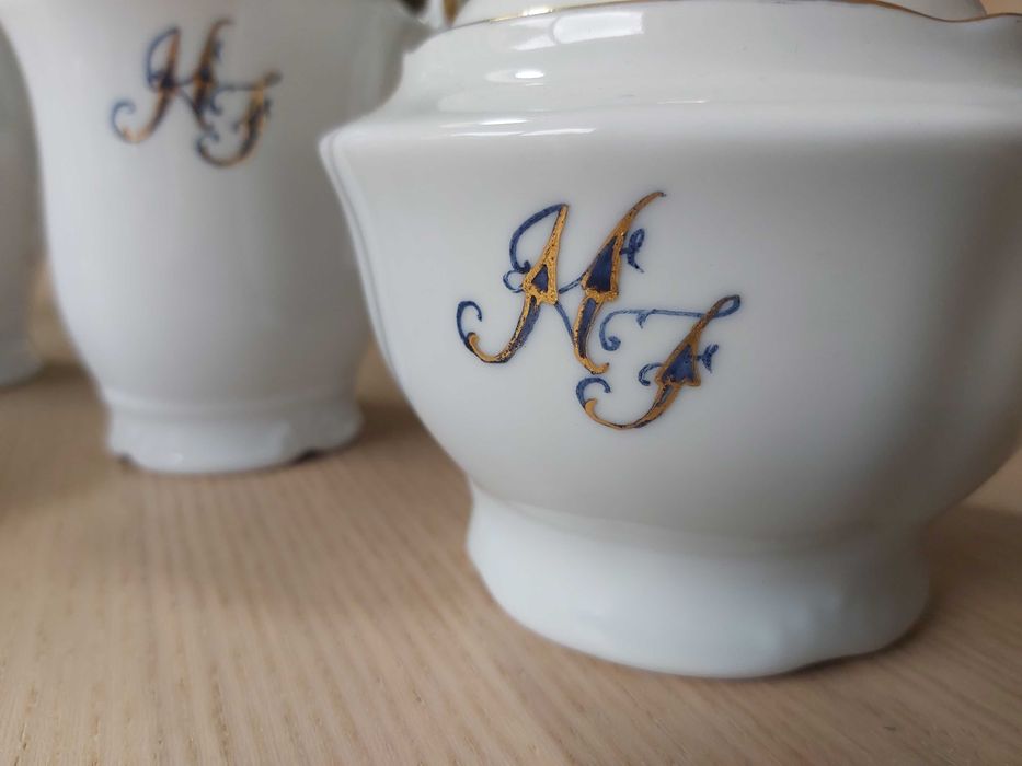 Serviço de café pintado à mão