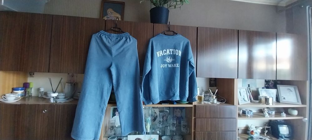 Sprzedam dres dla dziewczynki w kolorze jeansowym