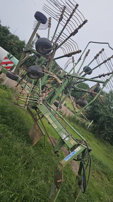 Duża masywna zgrabiarka Krone Swadro 800/26