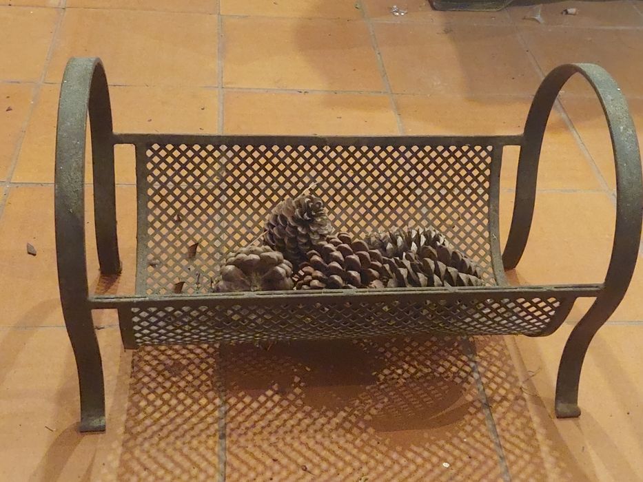 Porta lenha em ferro