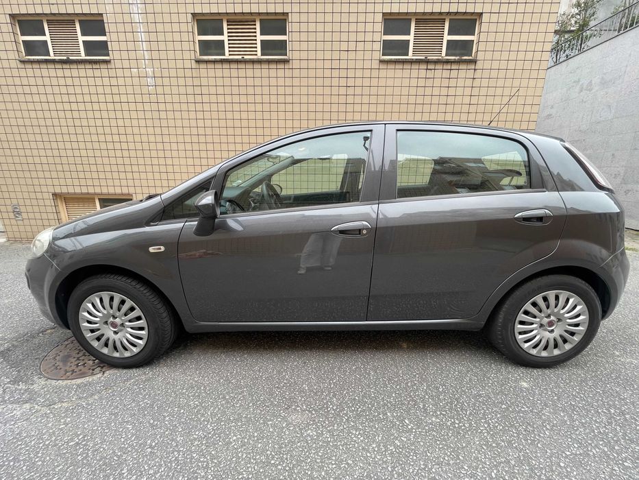 Fiat Punto Evo 2011 usado e bem estimado