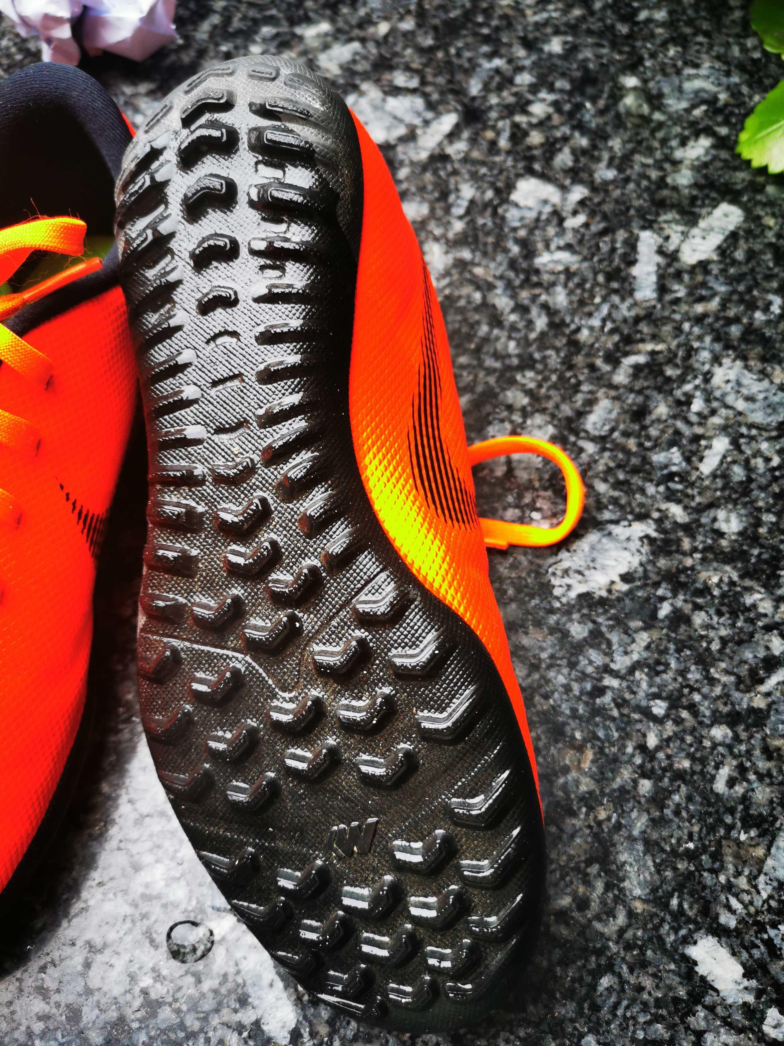 Chuteira da sales nike tamanho 36