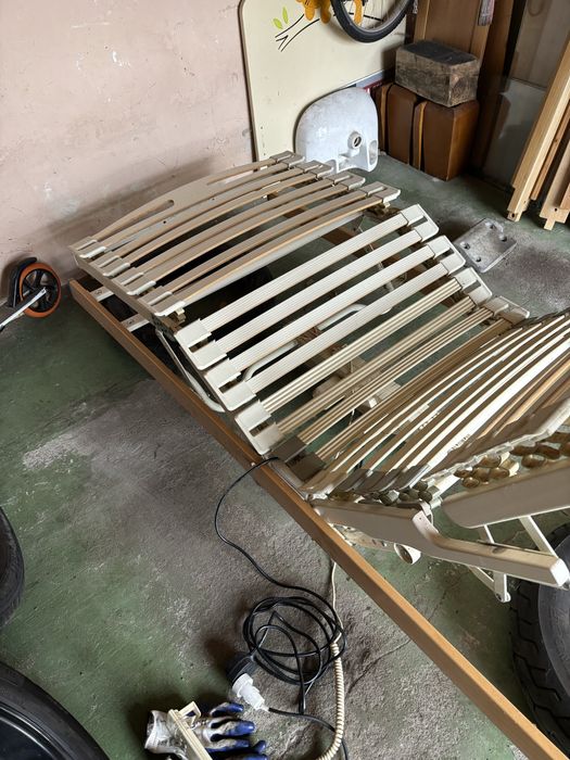 Stelż elektryczny lóżka na pilota