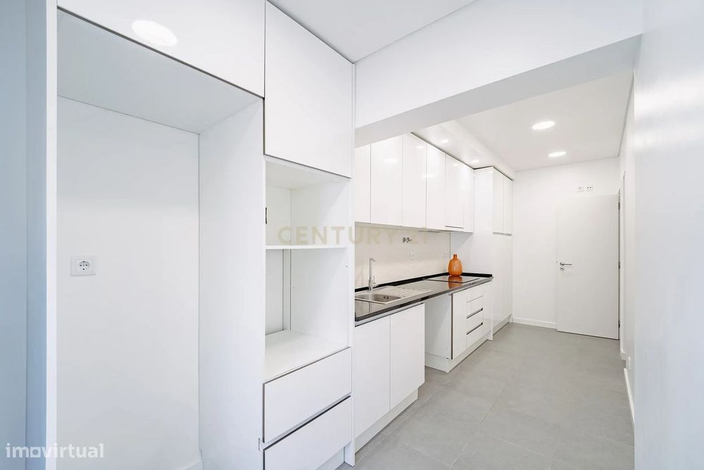 Apartamento T2 Cova da Piedade – Excelente Localização — Almada, Cova Da Piedade, Pragal E Cacilhas, Setúbal