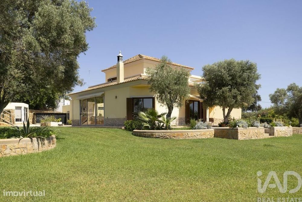 Casa / Villa T4 em Quelfes de 260,00 m2