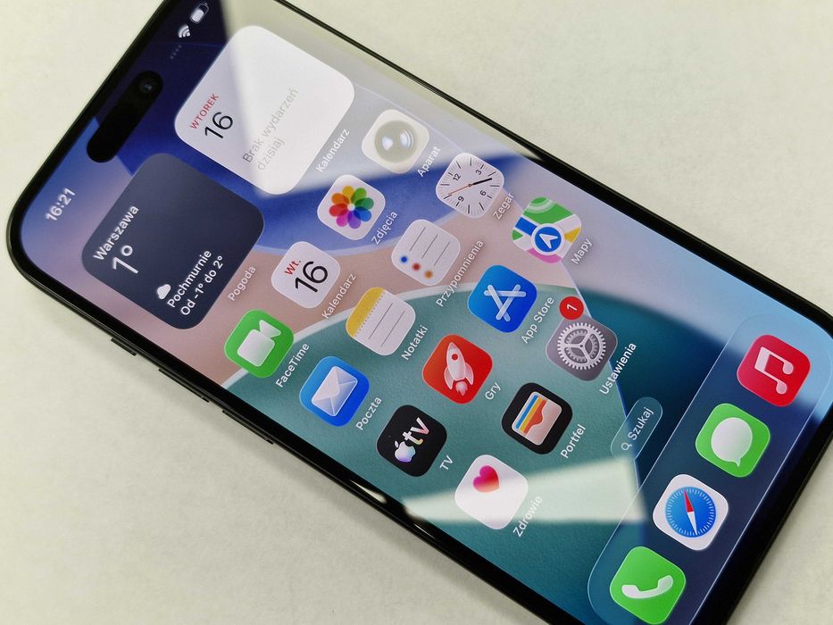 Iphone 15 128GB/ Black/ Czarny/ Bateria 84%/ Grade B + ładowarka