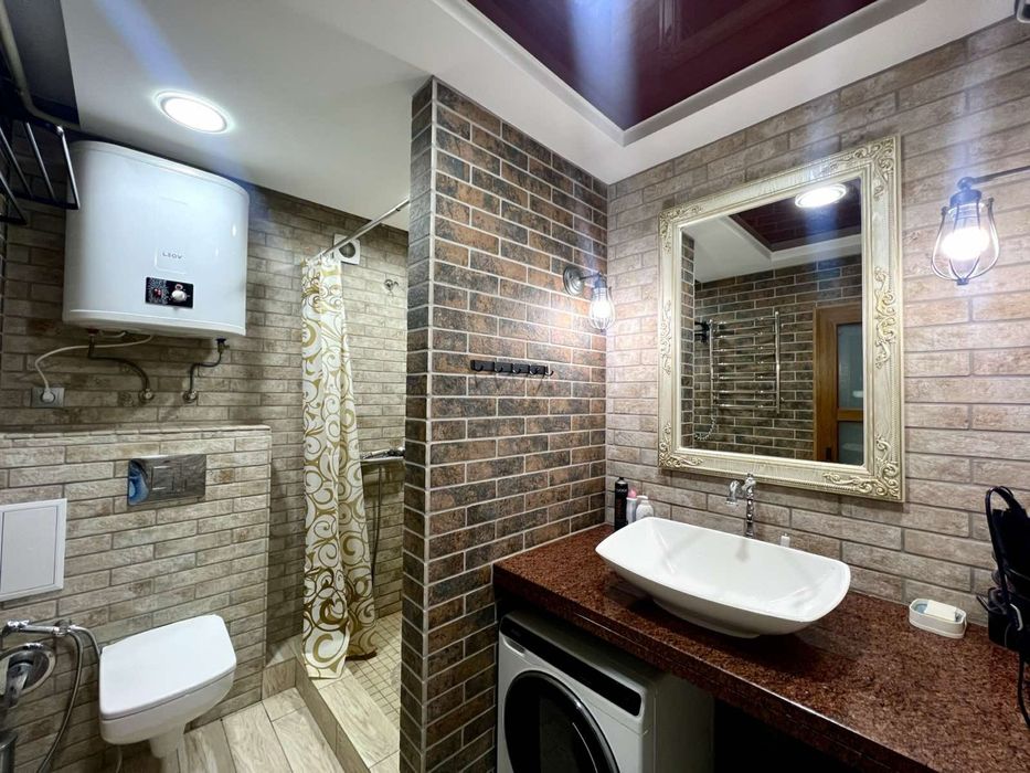 Оренда великої студії в центрі, вул. Смілянська 40