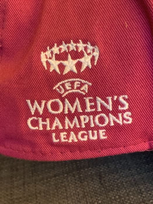 Chapéu Adidas Champions League 2014 Futebol Feminino