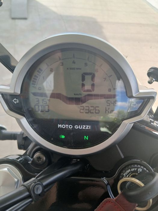 Vendo Moto guzzi  V7  serie especial TEN
