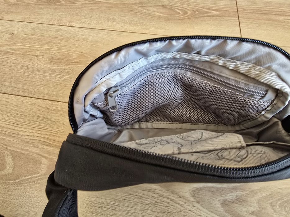 Nerka / torba na ramię Pacsafe antykradzieżowa – stan bardzo dobry