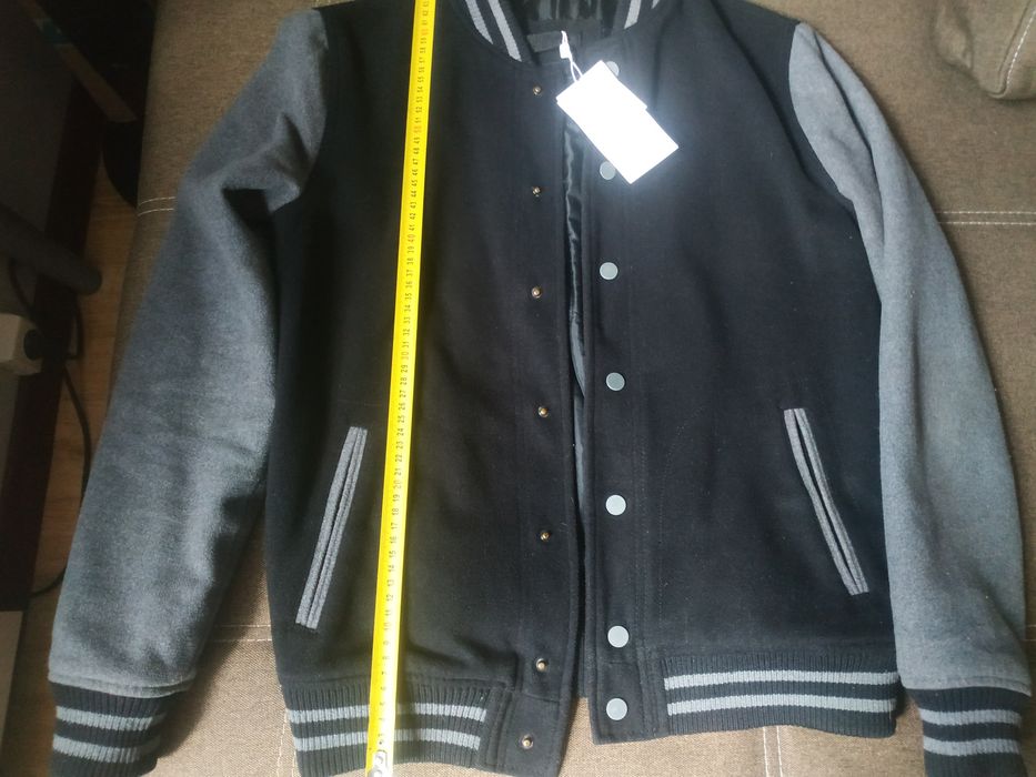 Продам куртку бомбер Bershka Испания # размер S