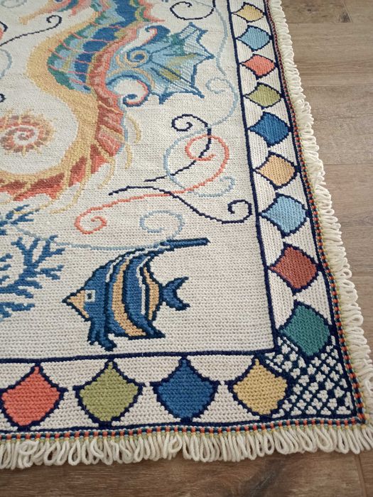 Tapete Arraiolos,140x86cm.Entrega Setúbal ou CTT.LER DESCRIÇÃO TOTAL.