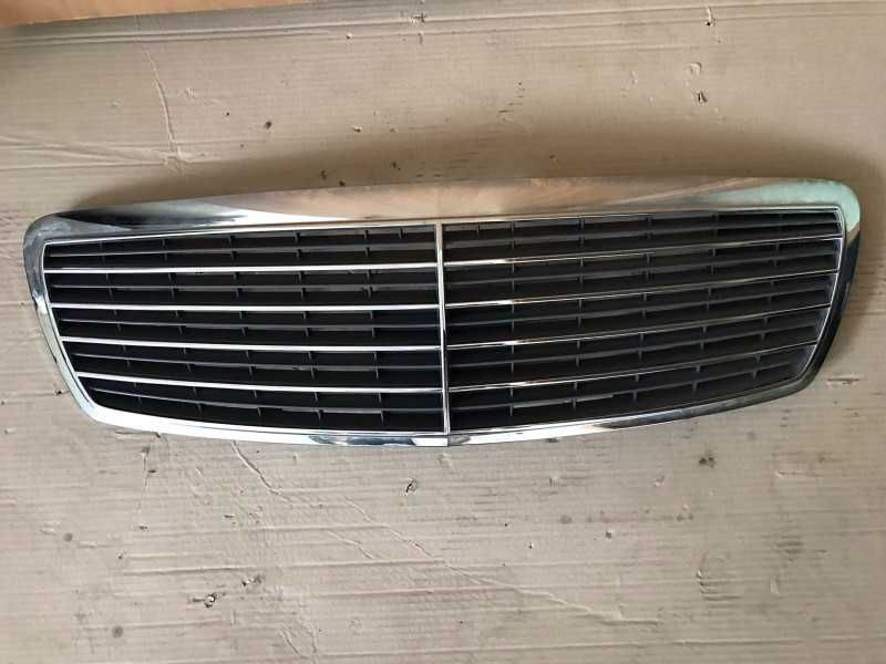 Решётка радиатора Mecedes w211 new original