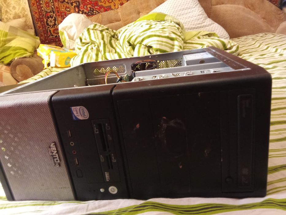 Системные блоки в рабочем состоянии