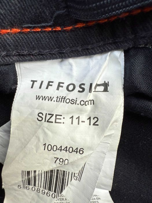 Calções azuis escuro da marca Tiffosi, tamanho 11-12 anos