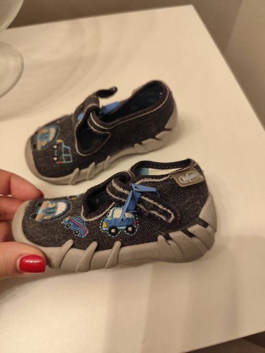 Kapcie firmy Befado rozmiar 19