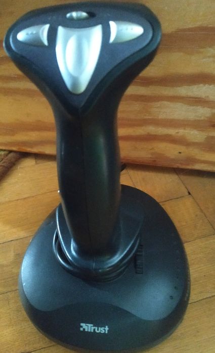 Joystick trust predator XK 100