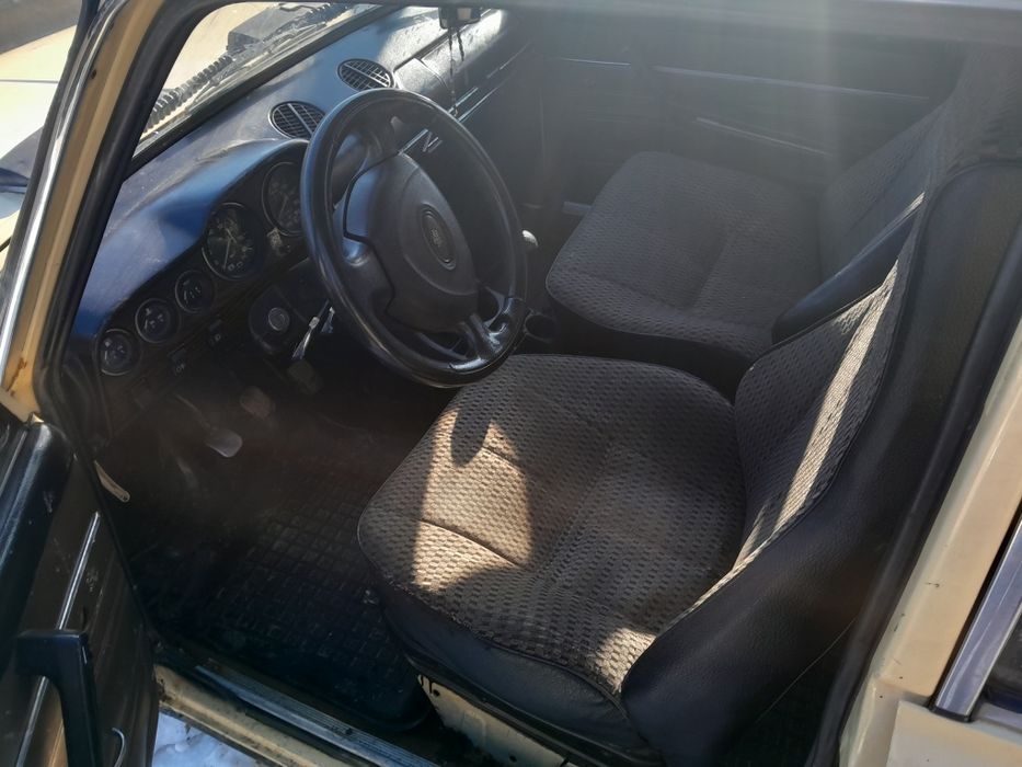 Продам срочно машину