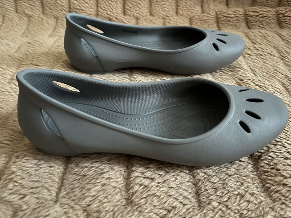 Baleriny Crocs W 8 wkladka 24,5 cm.