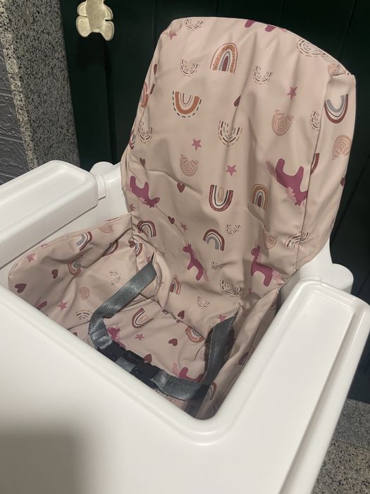 Cadeira papa Ikea com pousa pés e almofada impermeavel