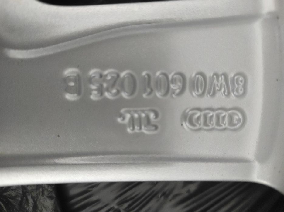 379 Felgi aluminiowe ORYGINAŁ AUDI R 16 NOWE DEMO 5x112 otwór 66,6