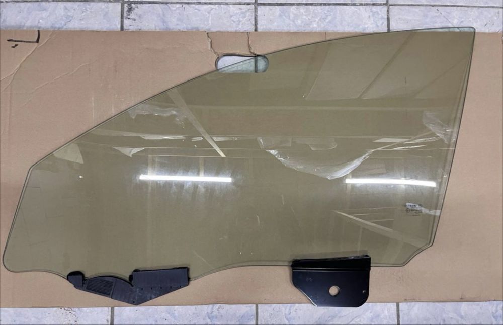 Скло тесла y двойне ліво і право, стекло водитель, пасажир tesla Y 21+