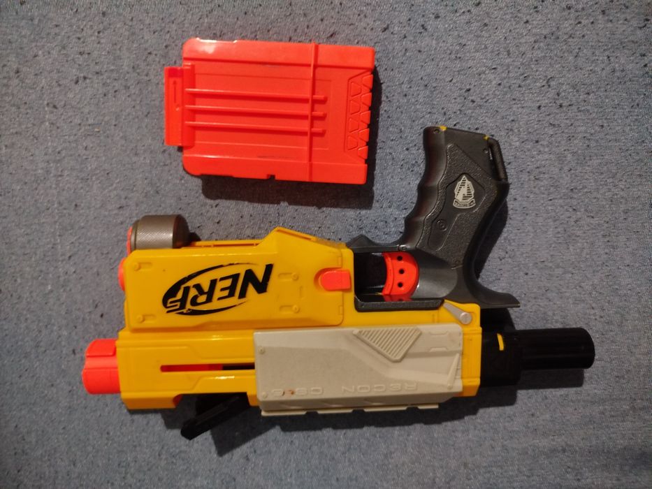 Nerf N-Strike Recon CS-6