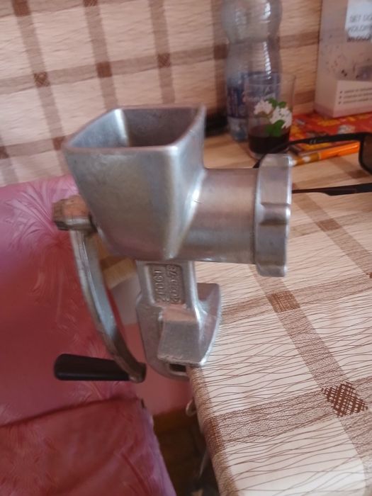 Ręczna maszynka do mielenia mięsa