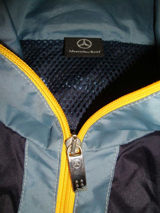 Куртка дождевик MERCEDES BENZ ( Италия ) , размер S-M ( 48-50 )