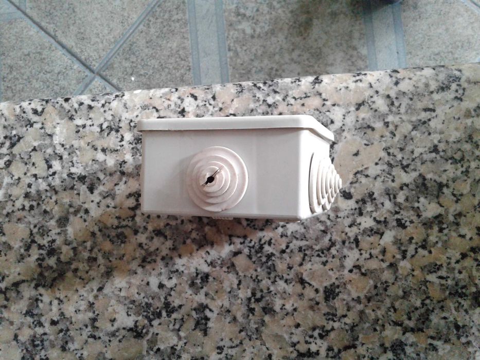 Caixa de derivação saliente flexível quadrada, NOVA!