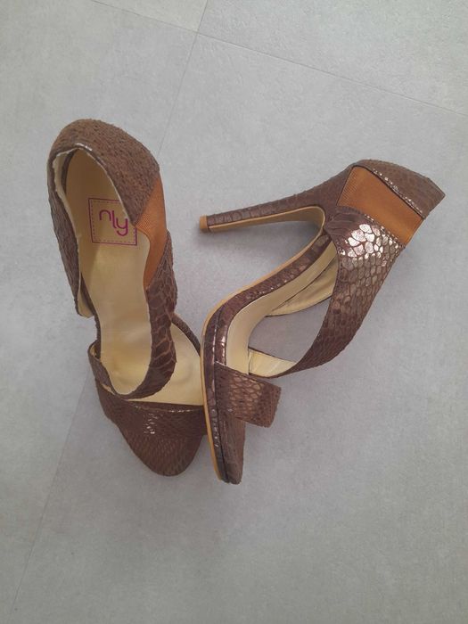 Buty sandaly brązowe rozm. 39, nowe bez metki