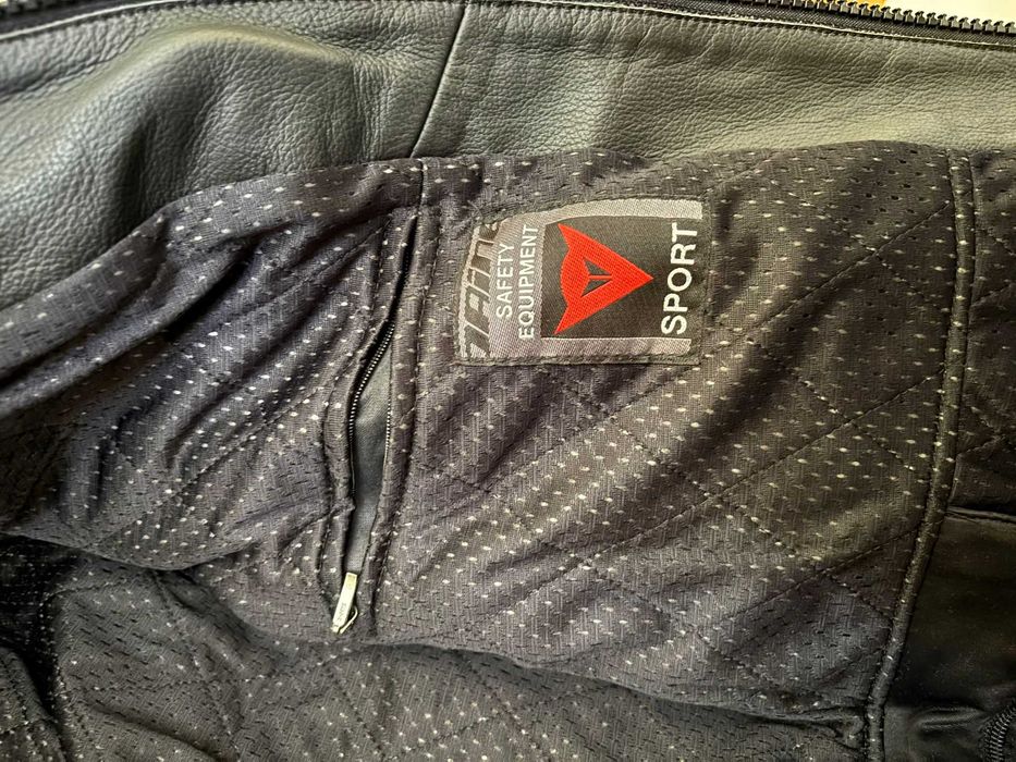 Casaco de Couro Dainese Original - Tamanho EUR 50 - Com Proteções - Bom Estado