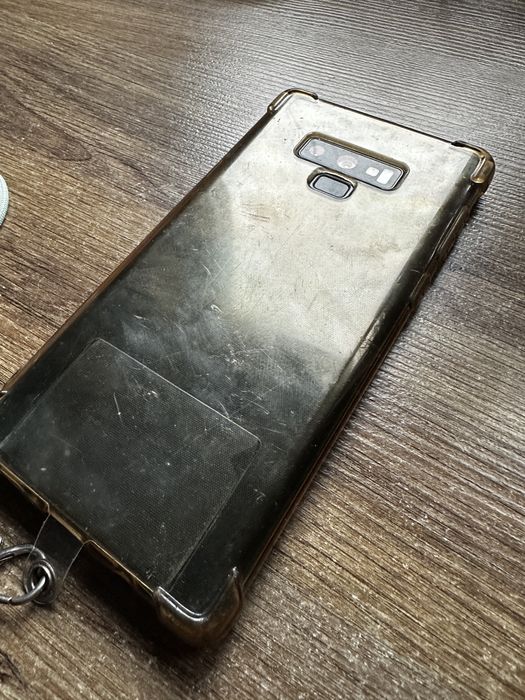 Samsung Galaxy Note 9 z rysikiem bluetooth