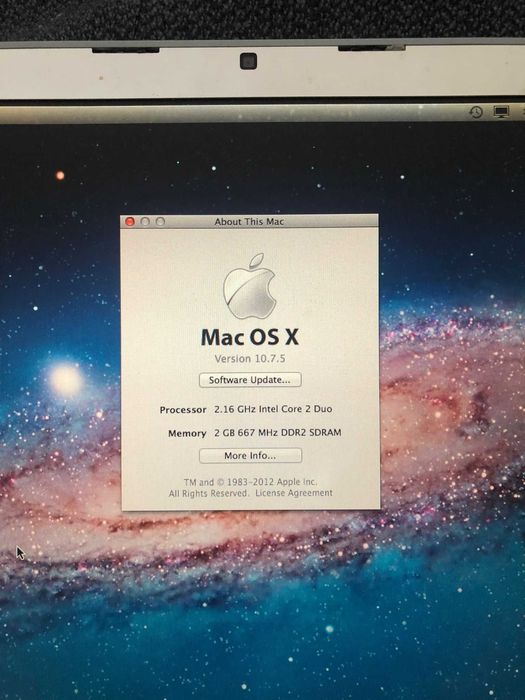 MacBook Pro 15'' -Sem bateria, fixo à corrente - Oferta 2 carregadores