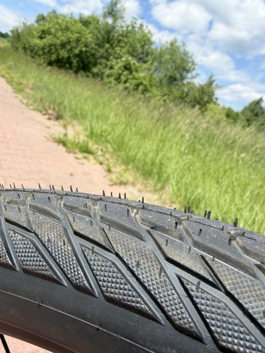 Rower elektryczny Cube touring 79 km
