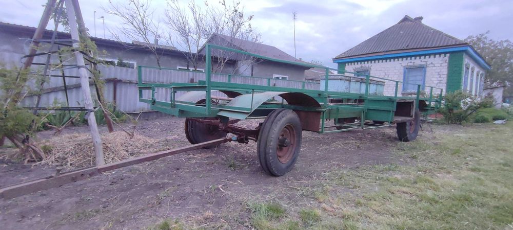 Причіп бджоловіз