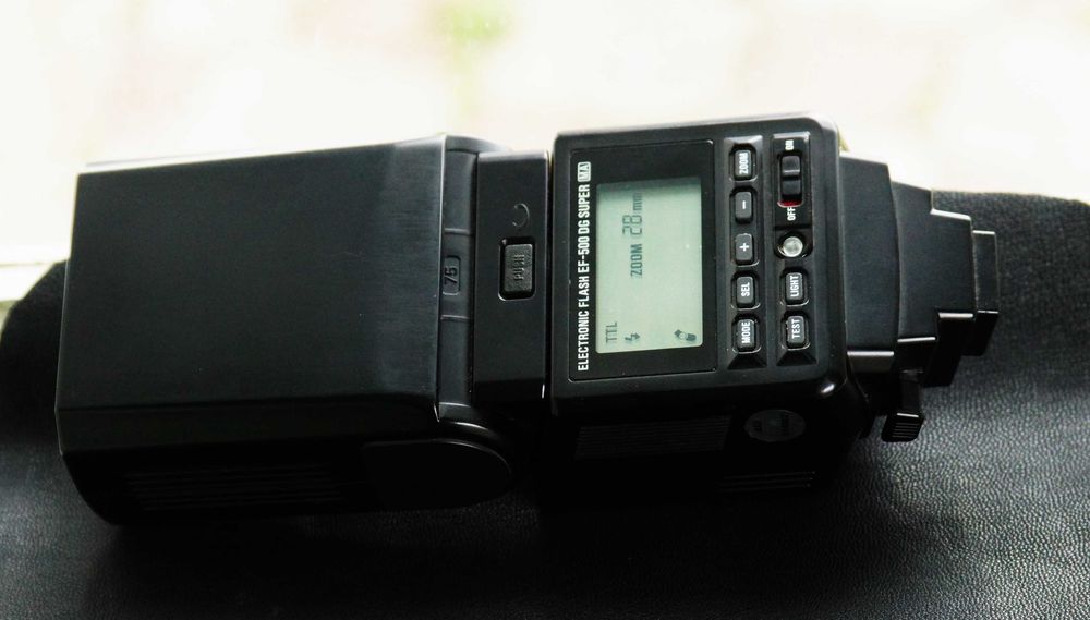 SIGMA   EF-500 DG SUPER (Japan) на SONY a- Minolta