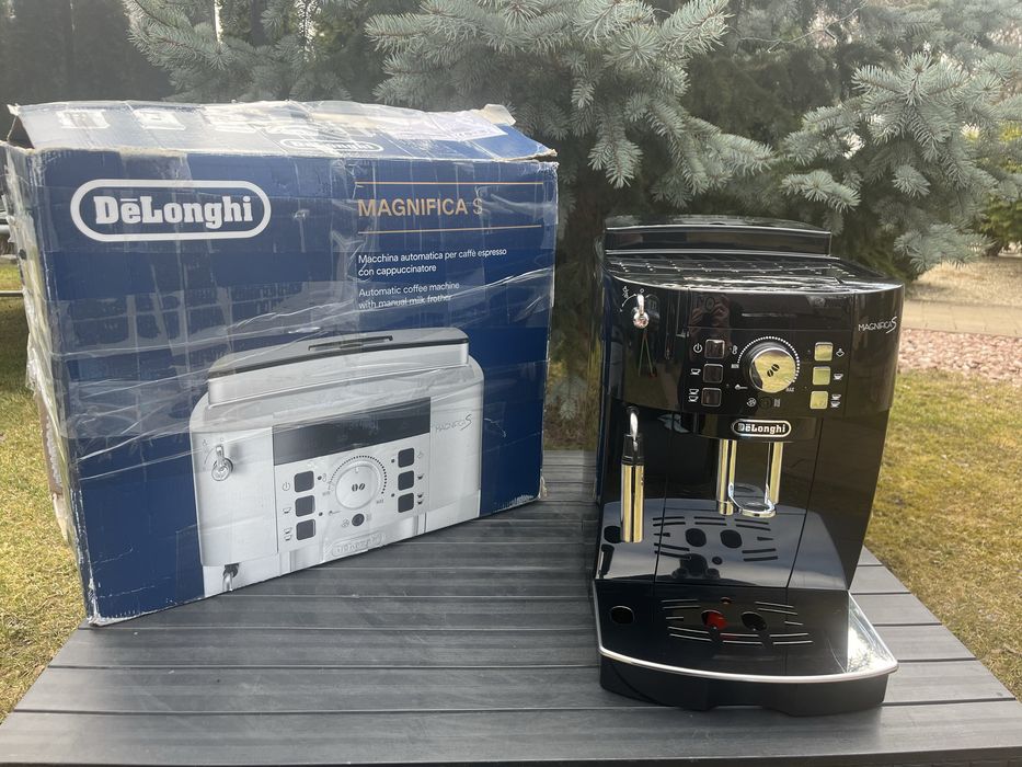 Автоматична кавомашина Delonghi Magnifica S 2024 рік 5 місяць