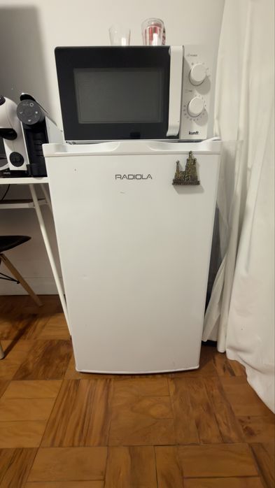 Frigorífico Radiola 102L + Oferta de Micro-ondas Kunft
