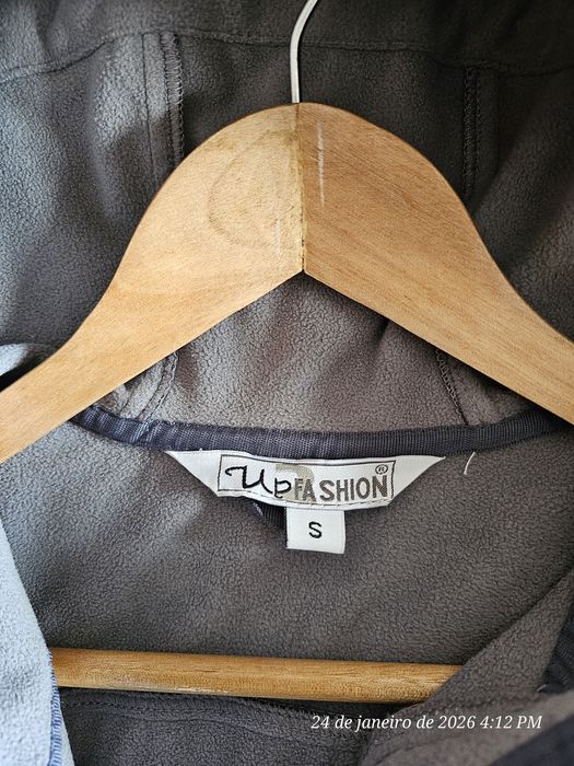 Casaco Azul com capuz para chuva