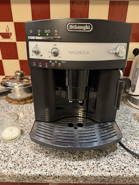 Кавоварка Delonghi Magnifica