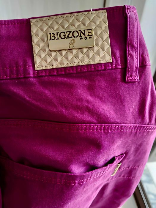 Calças novas/Bigzone