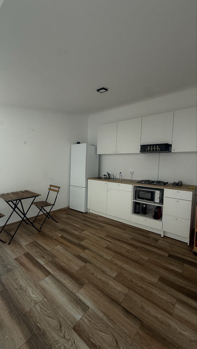 Quarto grande em anexo com cozinha