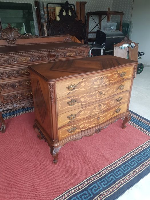 Cômoda estilo Luis  xv