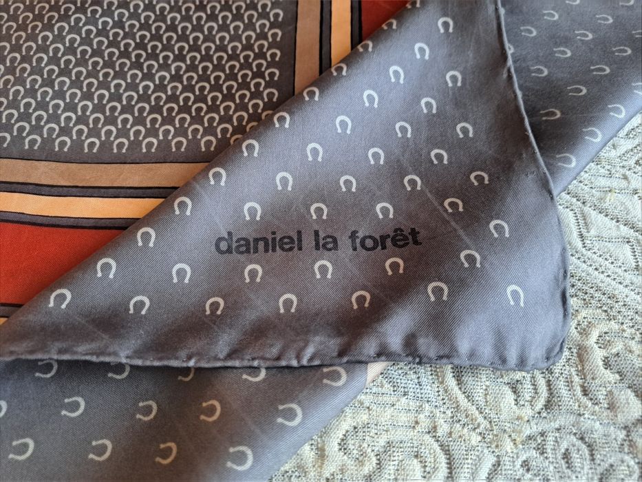 Daniel la Foret 100 % silk.  France Винтажний платок.