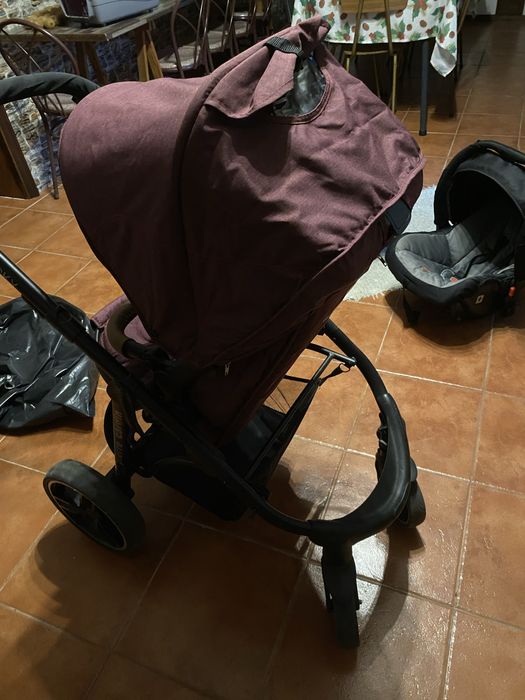 Carrinho bebe trio Pierre Cardin com 2 ovos