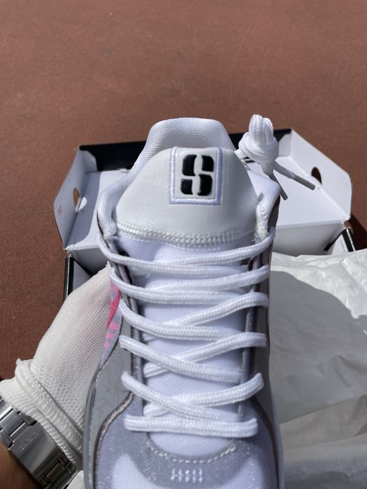 Баскетбольні кросівкі Оригінал sabrina 2 flowers 39 розмір